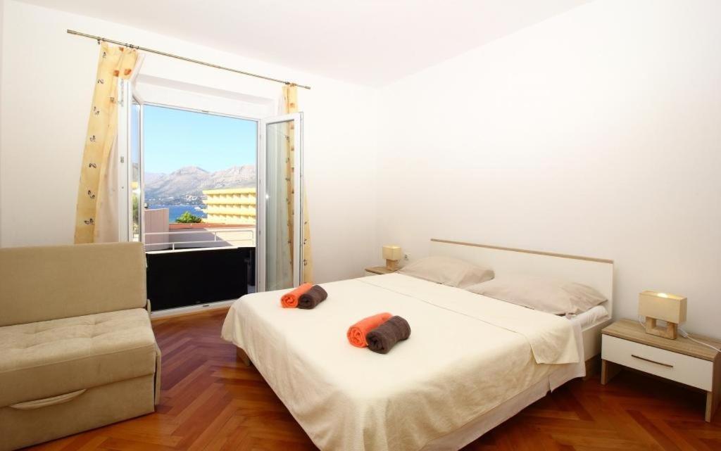 Apartments Dubreta 察夫塔特 外观 照片